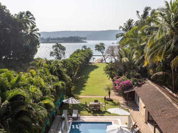 Safira River Front Resort