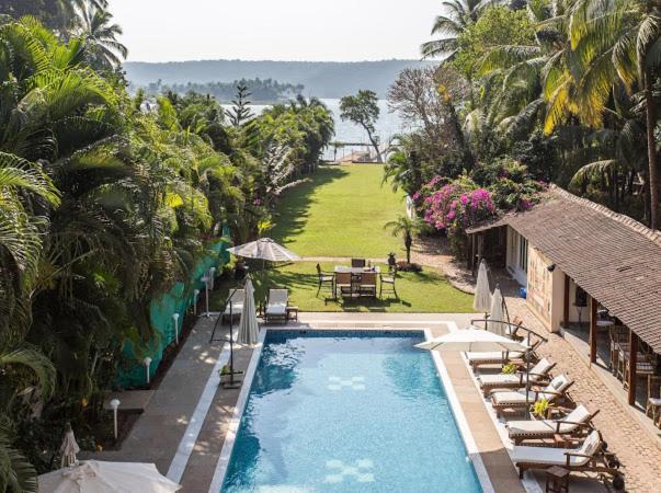 Safira River Front Resort 3*