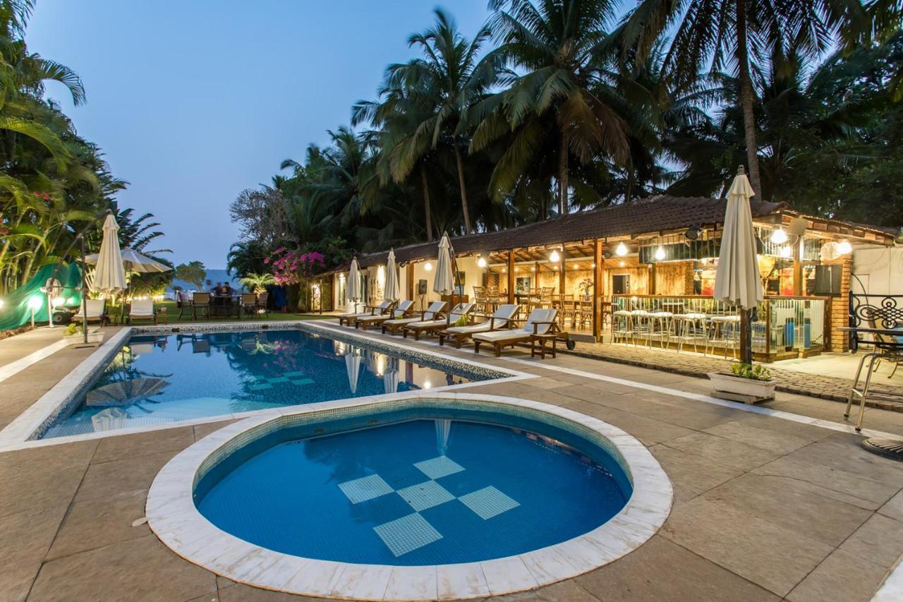 Safira River Front Resort 3*